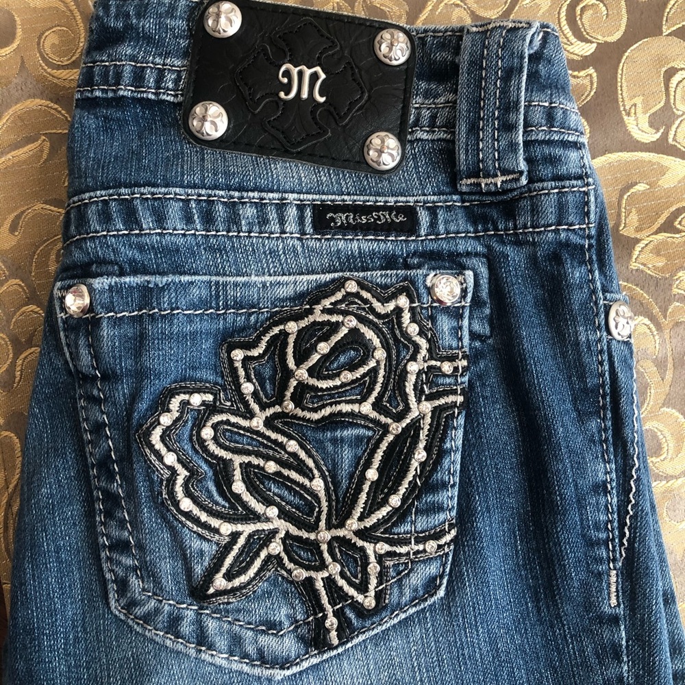 Miss Me Crystal Rose Pocket Bootcut Bootcut Jeans